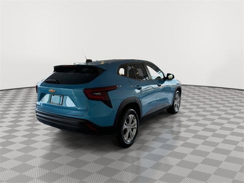 Certified 2025 Chevrolet Trax LS image 10