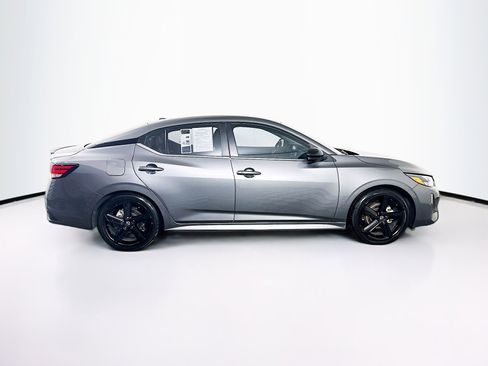 Used 2024 Nissan Sentra SR w/ SR Premium Package image 10