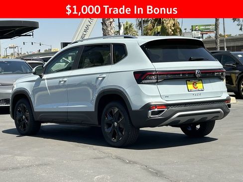 New 2026 Volkswagen Taos SE FWD image 5