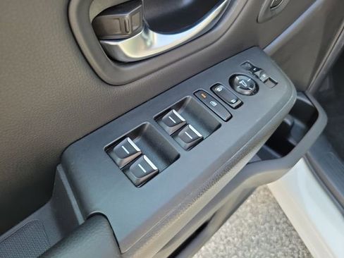 Certified 2025 Honda Pilot EX-L image 9