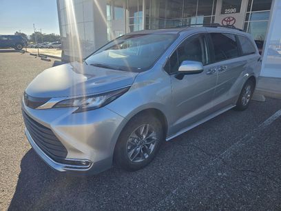 Used 2023 Toyota Sienna XLE
