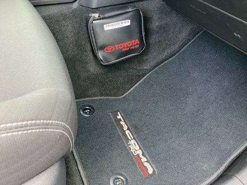 Used 2025 Toyota Tacoma TRD Off-Road image 17