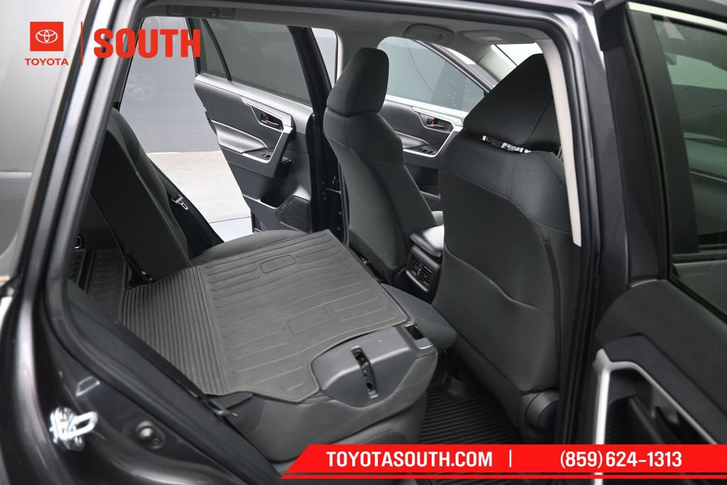 Used 2024 Toyota RAV4 LE FWD image 27