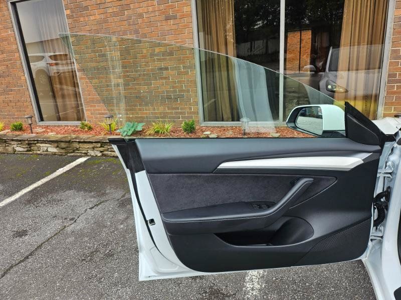 Used 2023 Tesla Model 3 Standard Range RWD image 32