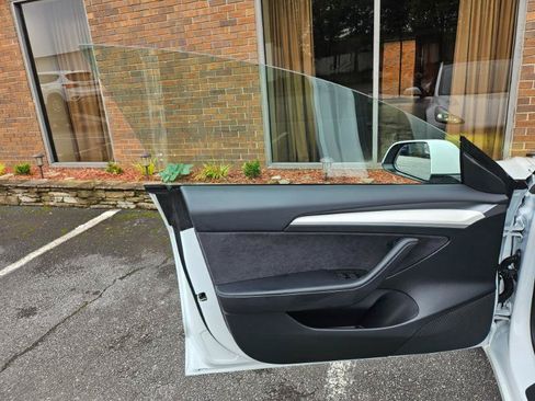 Used 2023 Tesla Model 3 Standard Range RWD image 32