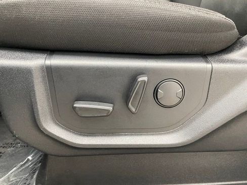 Used 2019 Ford F150 XLT w/ Equipment Group 302A Luxury AWD/4WD image 12