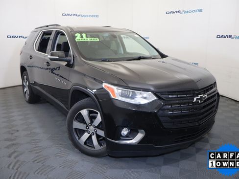 Used 2021 Chevrolet Traverse LT FWD image 2