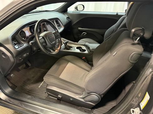 Used 2023 Dodge Challenger SXT RWD image 2