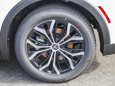 New 2026 Toyota Crown XLE image 12