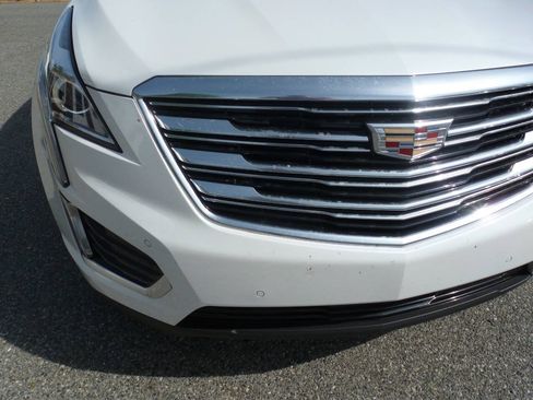 Used 2017 Cadillac XT5 Luxury w/ Driver Awareness Package AWD/4WD image 4