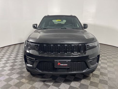 New 2025 Jeep Grand Cherokee Limited image 2