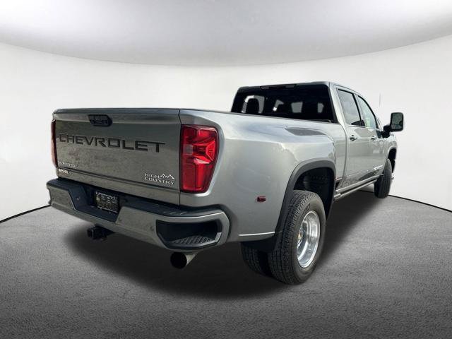 Used 2025 Chevrolet Silverado 3500 High Country w/ High Country Premium Package AWD/4WD image 17