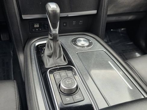 Used 2023 Nissan Armada SV RWD image 15