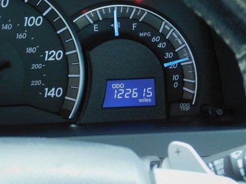 Used 2012 Toyota Camry SE image 16