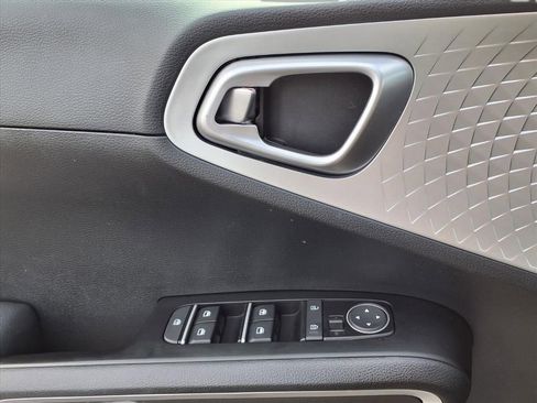 Used 2024 Kia Soul LX w/ Option Group 015 image 19