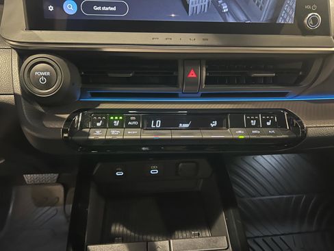 Used 2023 Toyota Prius Limited AWD/4WD image 19