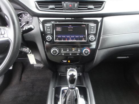 Used 2020 Nissan Rogue S AWD/4WD image 8