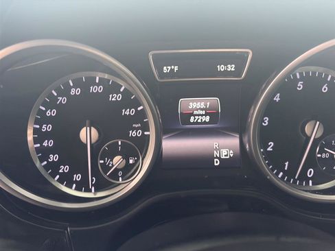 Used 2016 Mercedes-Benz GL 450 4MATIC image 4