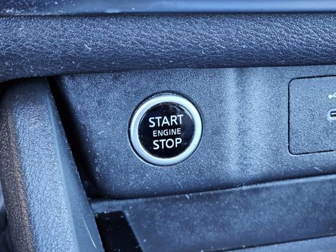 Used 2021 Nissan Rogue SV image 25