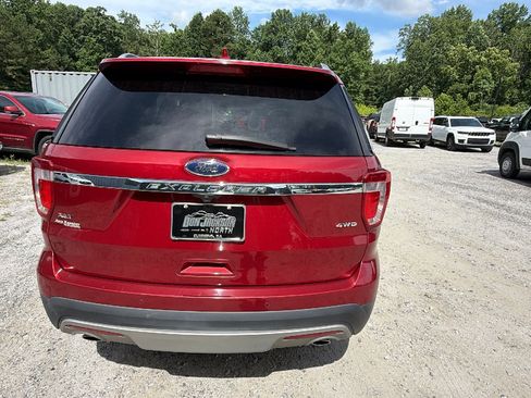Used 2016 Ford Explorer XLT w/ Equipment Group 202A AWD/4WD image 9