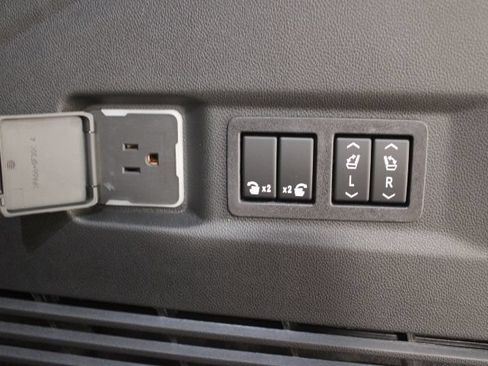 New 2026 GMC Yukon AT4 w/ AT4 Premium Plus Package AWD/4WD image 18