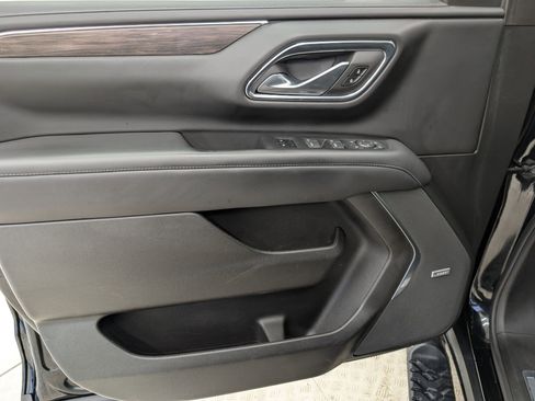 Used 2023 Chevrolet Suburban Z71 w/ Luxury Package image 13