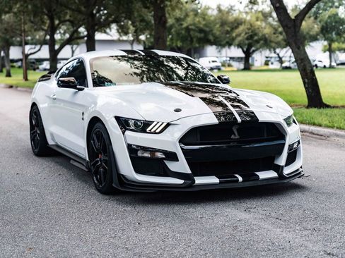 Used 2022 Ford Mustang Shelby GT500 w/ Technology Package RWD image 2