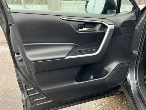 Used 2023 Toyota RAV4 XLE image 13
