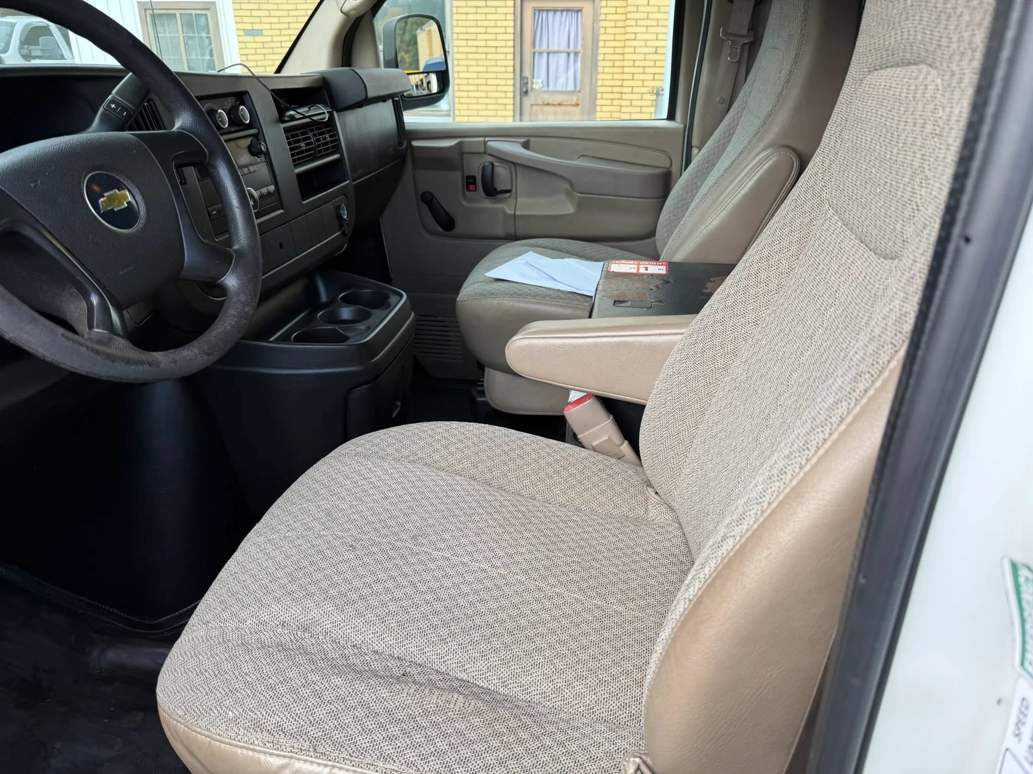 Used 2011 Chevrolet Express 2500 RWD image 11