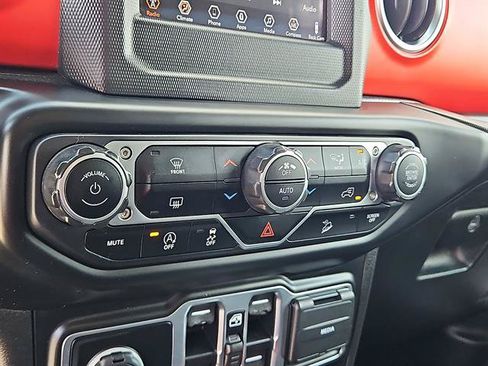 Used 2020 Jeep Wrangler Unlimited Rubicon AWD/4WD image 23