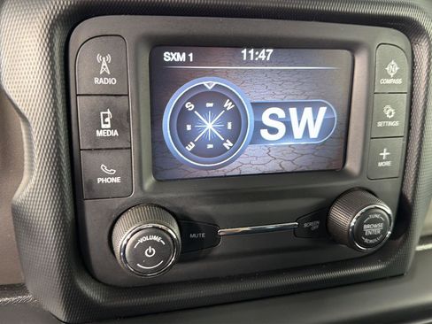 Used 2018 Jeep Wrangler Sport AWD/4WD image 27
