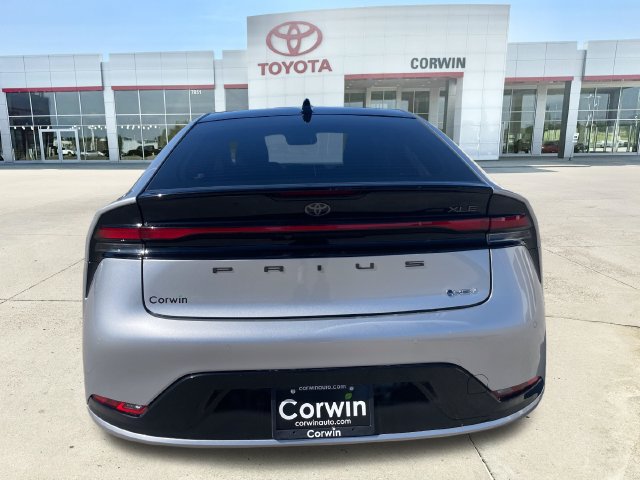 Used 2023 Toyota Prius XLE AWD/4WD image 4