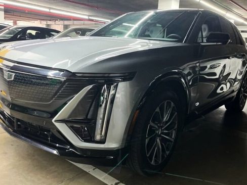 Used 2024 Cadillac Lyriq Sport AWD/4WD image 2