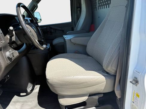 Used 2022 Chevrolet Express 2500 w/ Driver Convenience Package RWD image 9