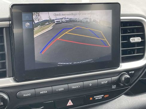 Used 2026 Hyundai Venue SE FWD image 12