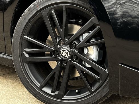 Used 2026 Toyota Camry XLE w/ Convenience Package image 25