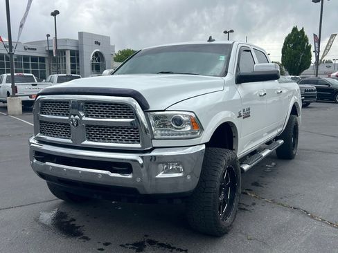 Used 2016 RAM 2500 Laramie AWD/4WD image 2