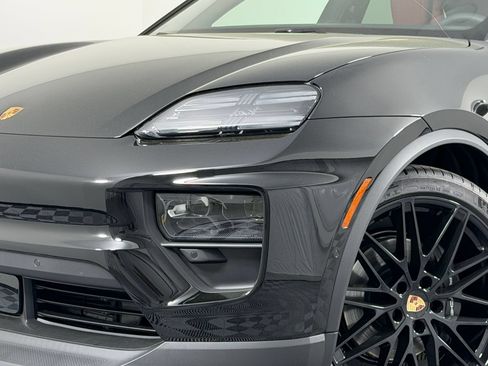Certified 2026 Porsche Macan Electric RWD image 11