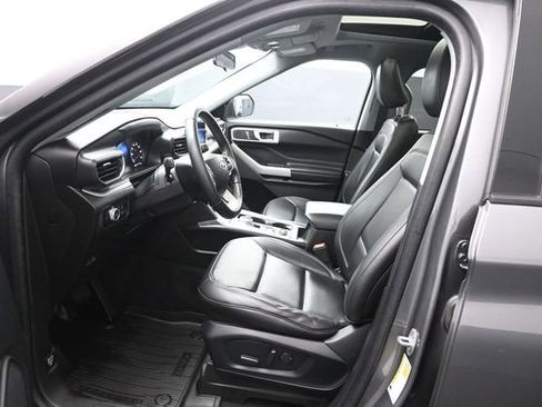 Certified 2023 Ford Explorer XLT w/ Equipment Group 202A AWD/4WD image 10