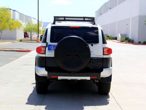Used 2010 Toyota FJ Cruiser 4WD image 6