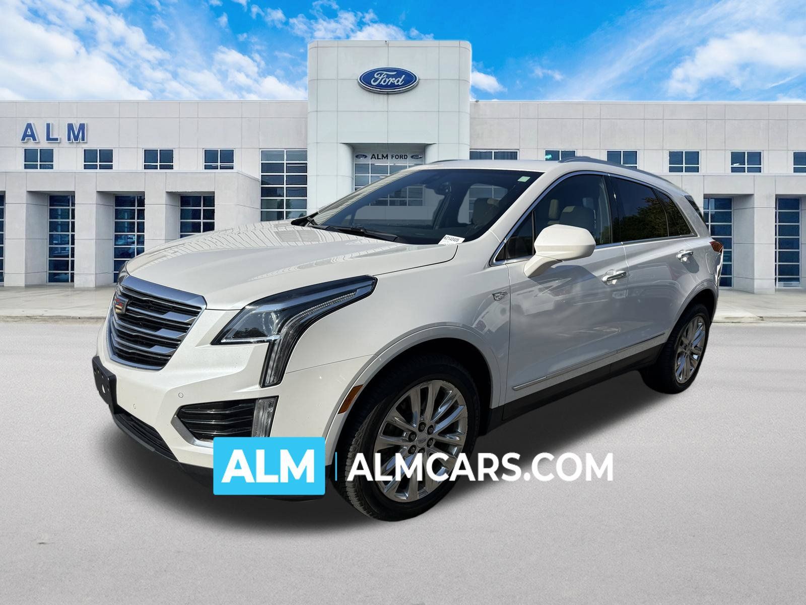 Used 2019 Cadillac XT5 Luxury FWD image 1