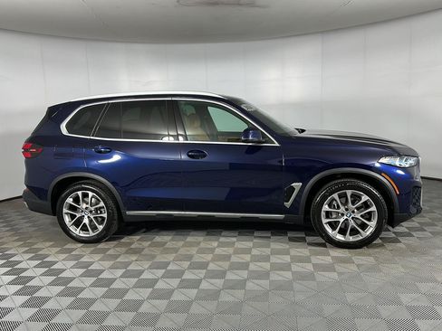 Used 2026 BMW X5 xDrive40i w/ Premium Package AWD/4WD image 3