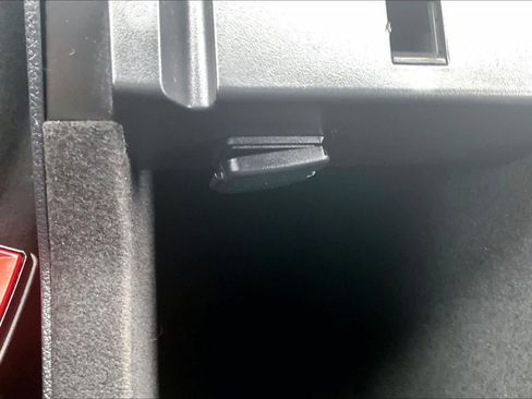 Used 2019 Ford Explorer Platinum image 36