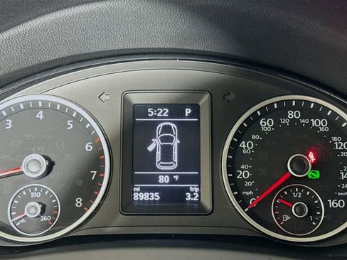 Used 2018 Volkswagen Tiguan Limited w/ Premium Package image 10