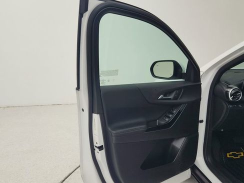 Used 2025 Chevrolet Equinox LT FWD image 20