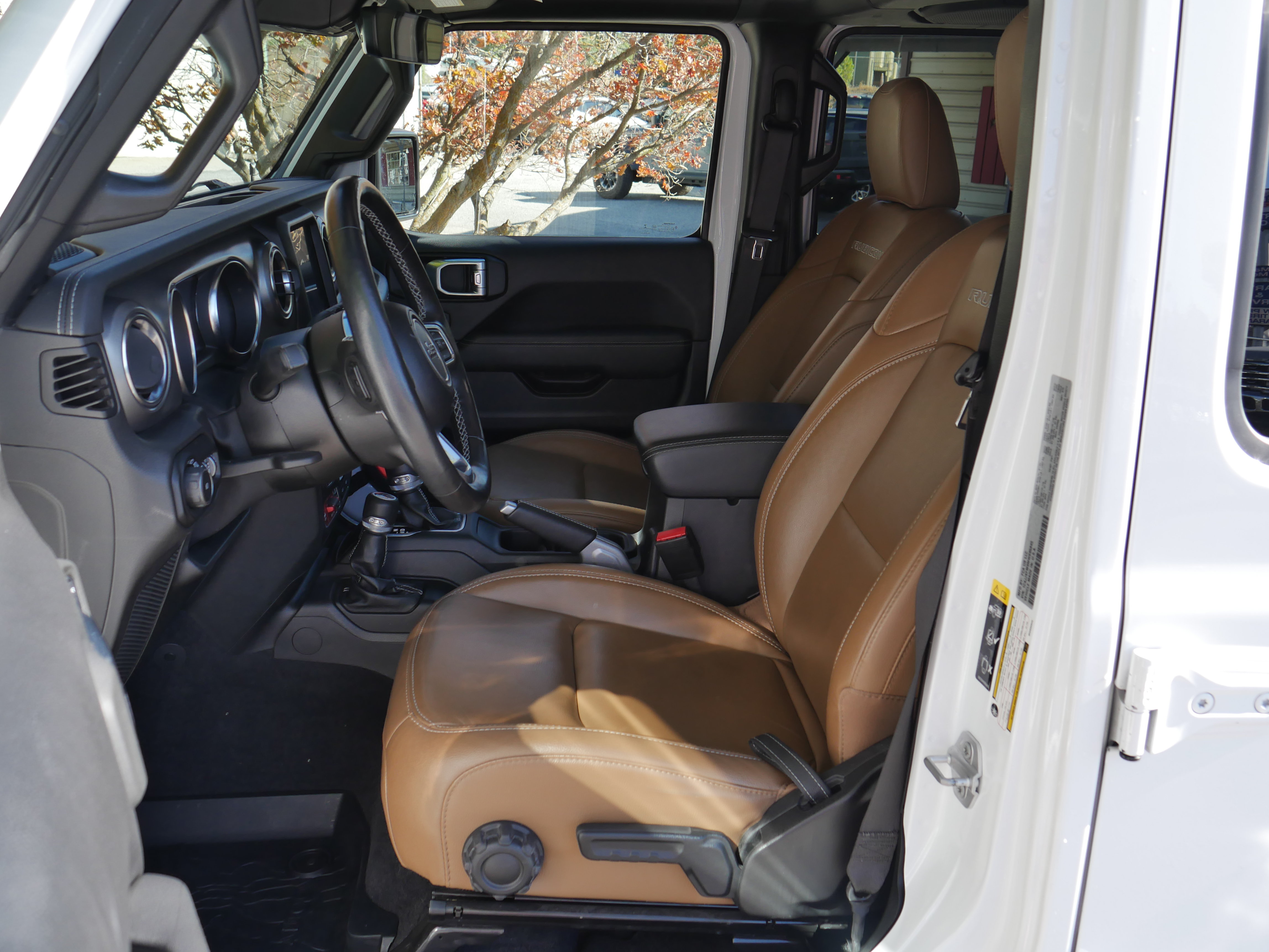 Used 2021 Jeep Wrangler Unlimited Rubicon AWD/4WD image 3