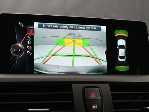 Used 2016 BMW M235i Coupe image 18