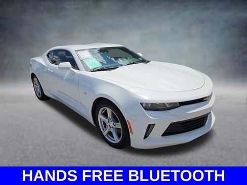 Used 2018 Chevrolet Camaro LT RWD image 3