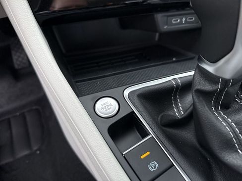 New 2026 Volkswagen Jetta SE FWD image 30