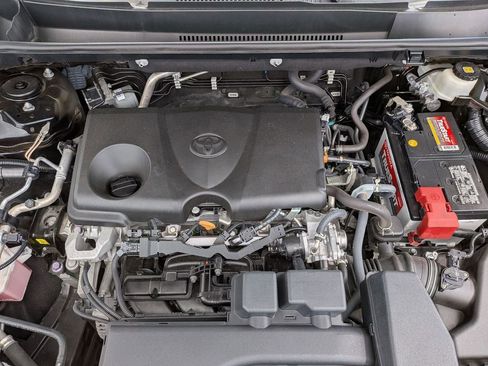 Used 2022 Toyota RAV4 XLE image 12